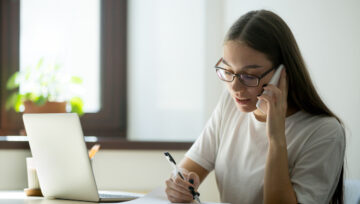 nearshore outsourcing call center agent at work