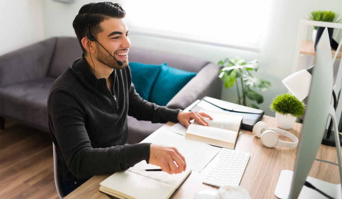 a call center agent in Mexico working from home