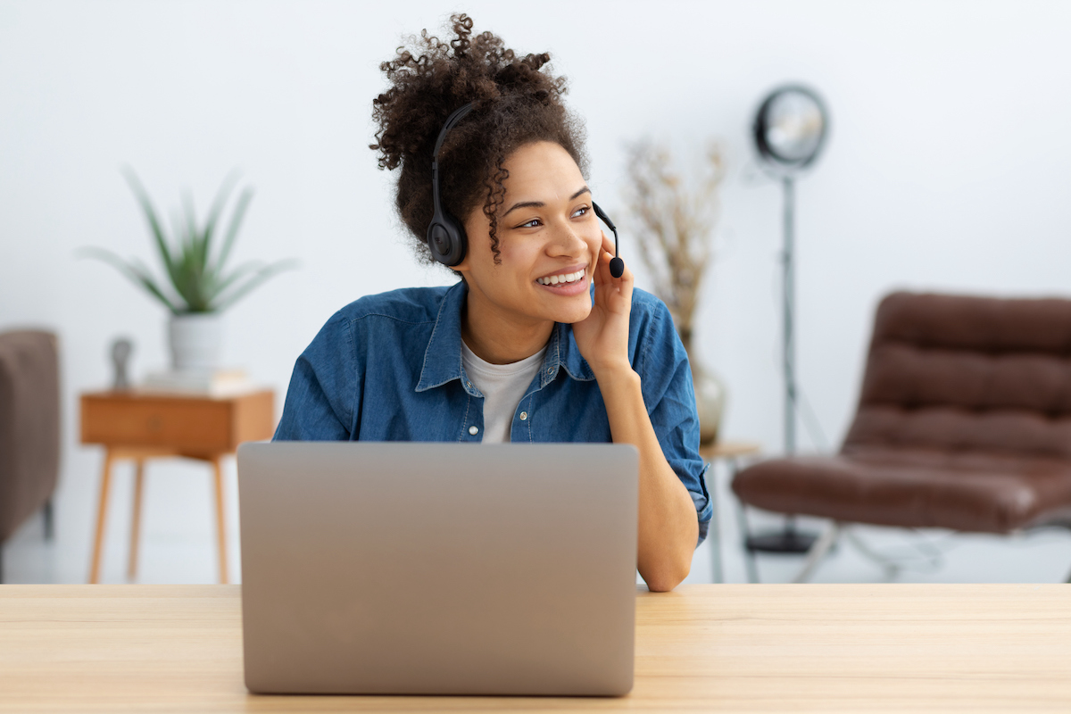 a call center agent on a call focused on maintaining brand consistency