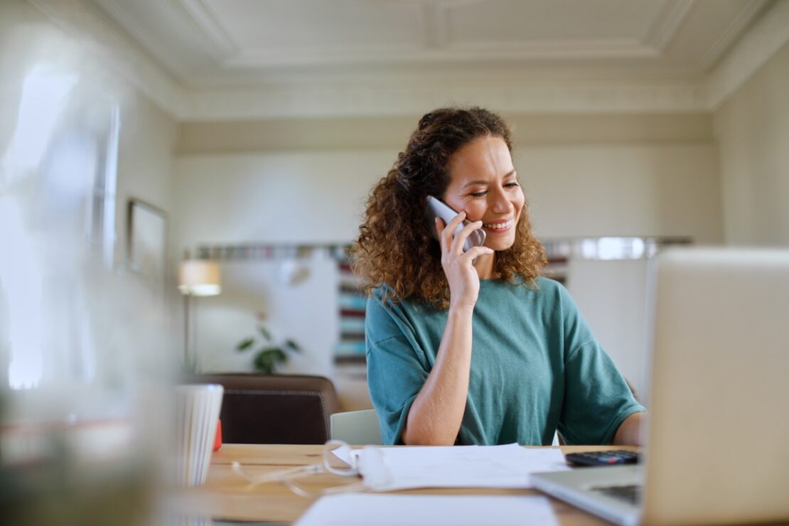 a USA based call center agent talking on the phone